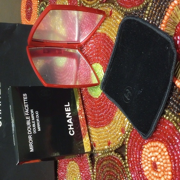 Chanel Compact Mirror Red - Picture 10 of 14